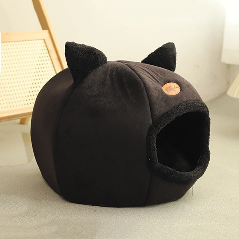 Nid caverne cosy en peluche pour chat — chaleur et intimité