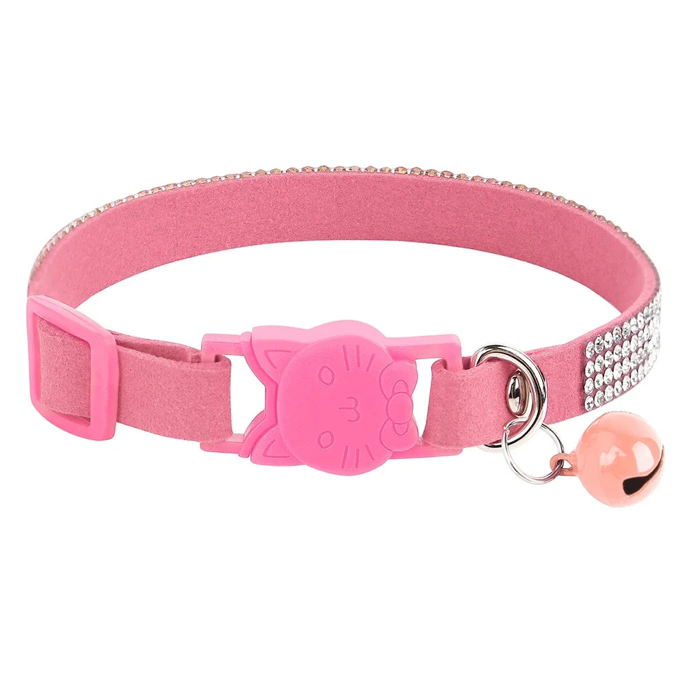 Collier chat rose suédine — strass & grelot sécurisé