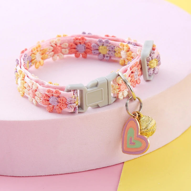 Collier chat coloré avec grelot — motif empreintes