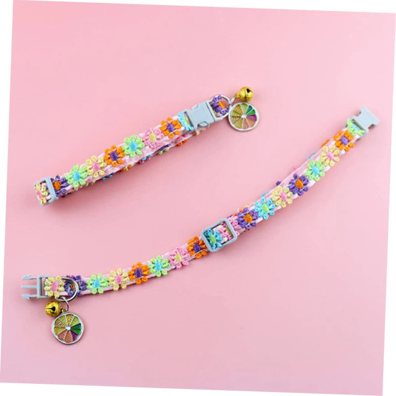 Collier chat coloré avec grelot — motif empreintes