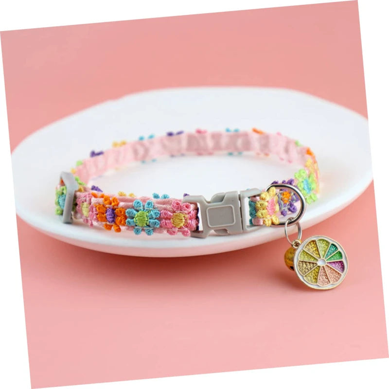 Collier chat coloré avec grelot — motif empreintes