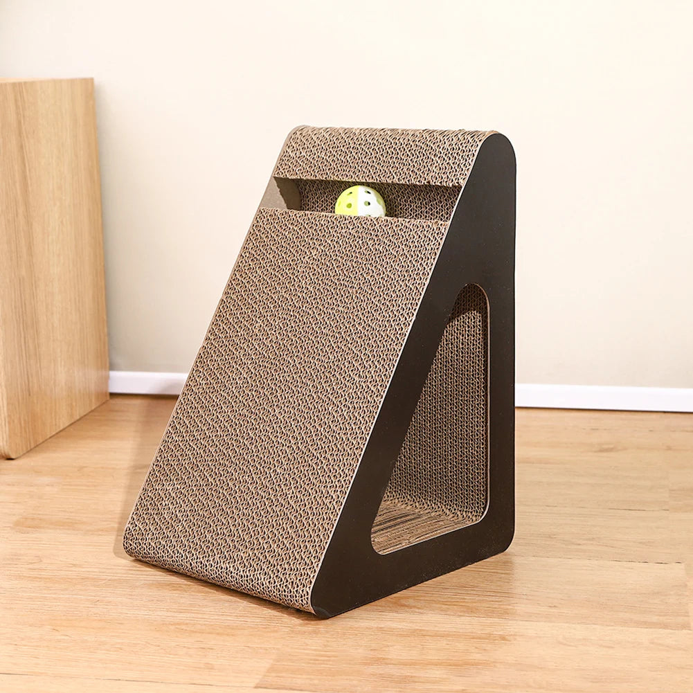 Griffoir triangulaire 2-en-1 avec balle rotative — anti-stress pour chat