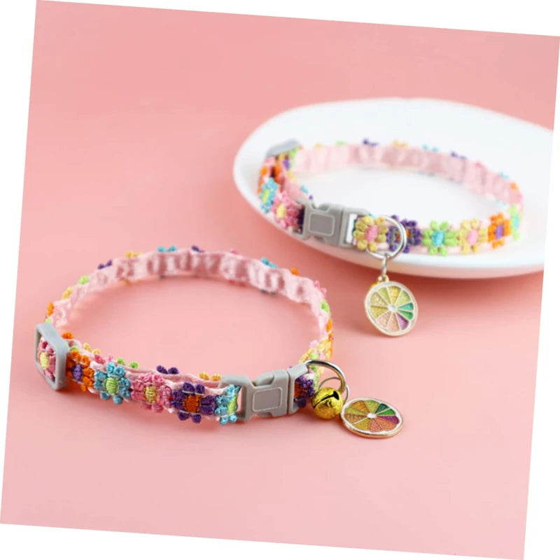 Collier chat coloré avec grelot — motif empreintes