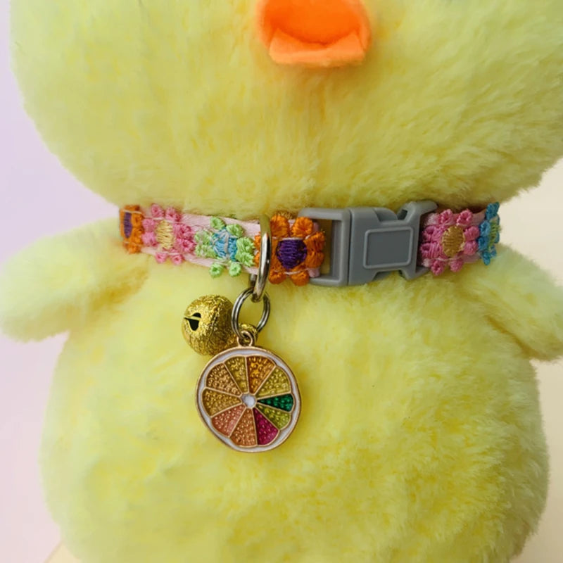 Collier chat coloré avec grelot — motif empreintes