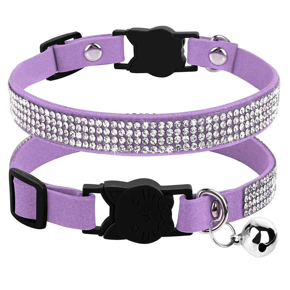 Collier chat rose suédine — strass & grelot sécurisé
