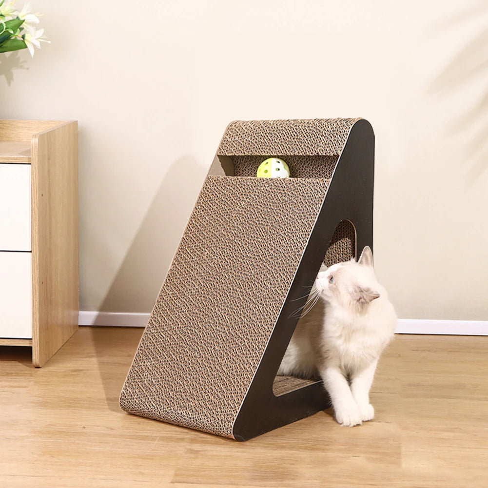 Griffoir triangulaire 2-en-1 avec balle rotative — anti-stress pour chat
